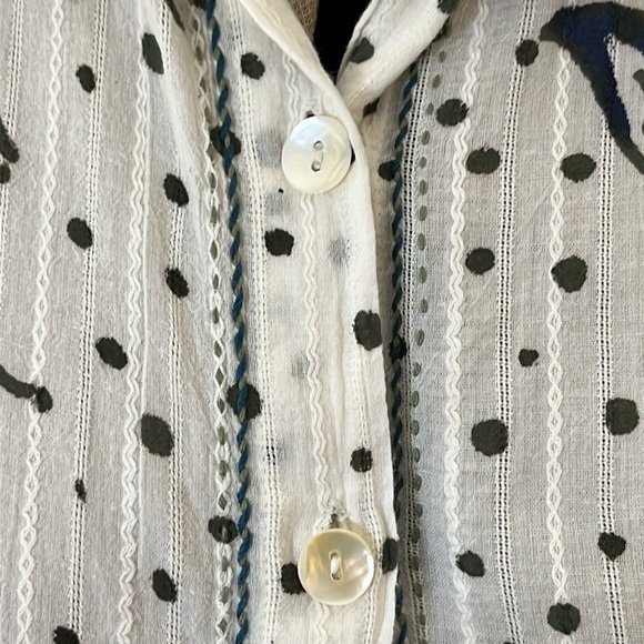 Marketplace Handiwork of India floral block print cotton button down tunic 1X-2X - Picture 4 of 7